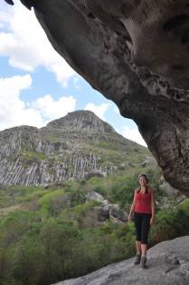 Na Gruta da Santa, no Parque Estadual da Pedra da Boca, na Paraíba, fronteira com Passa e Fica - RN